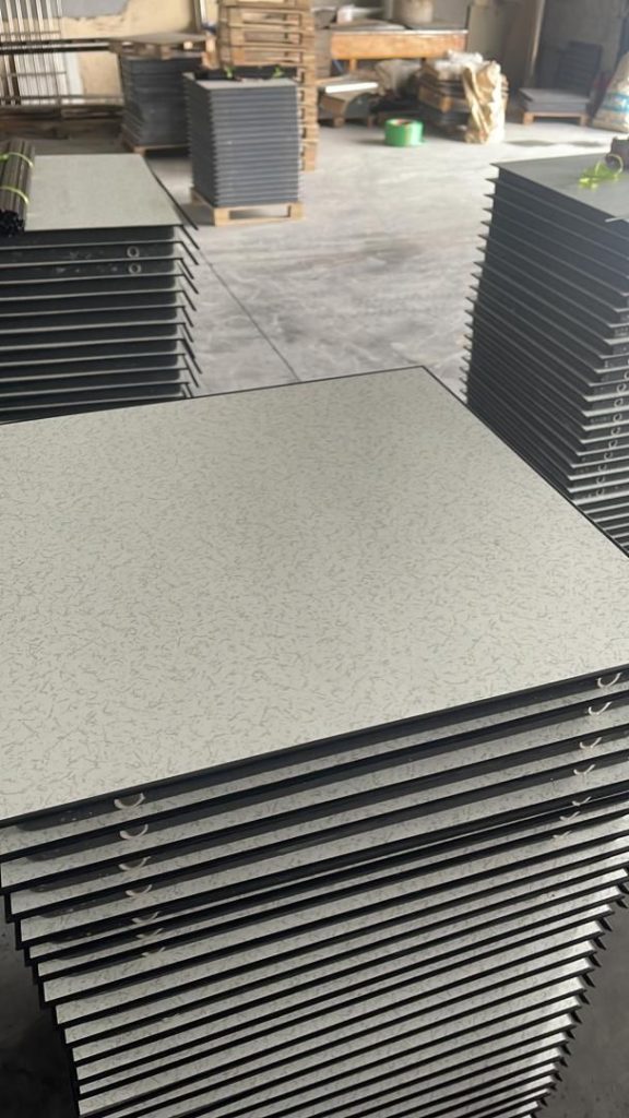 Raised flooring systems in Saudi Arabia supplied by Kayan Gulf